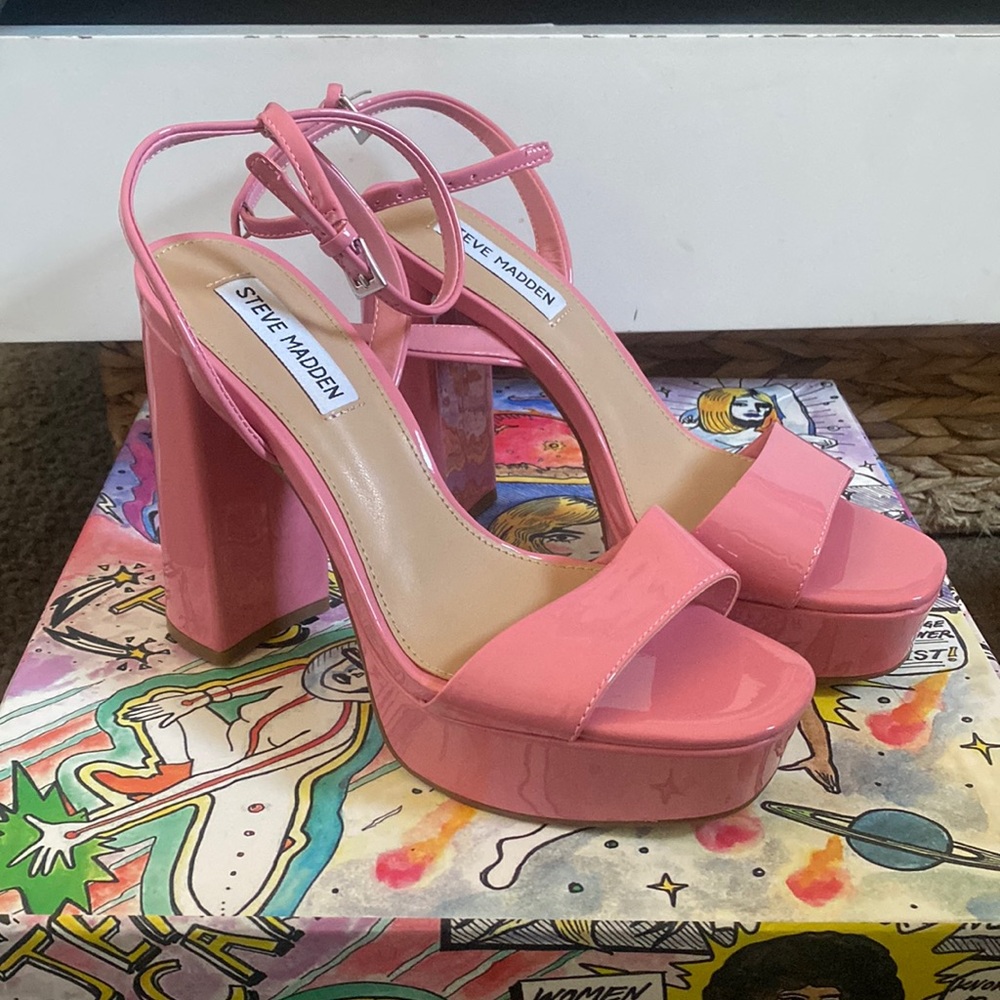 Steven madden Pink Patent Platform heels in size 7